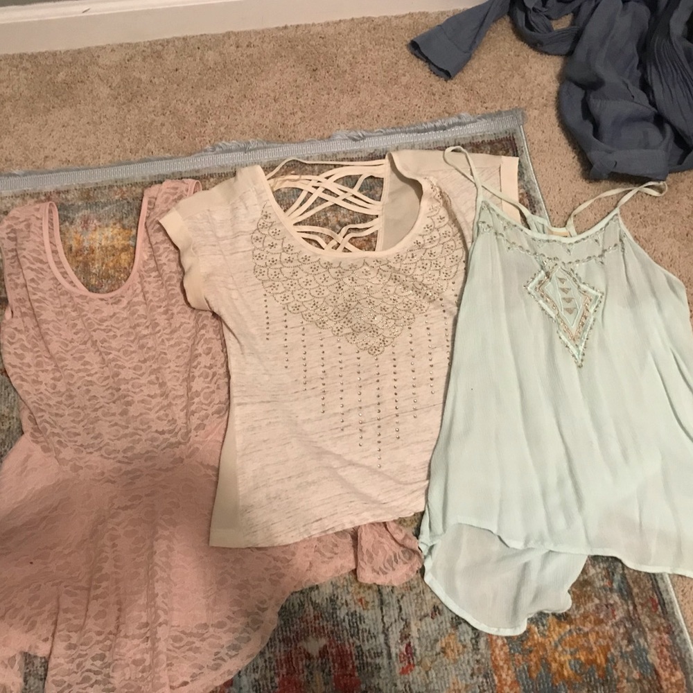 Bundle of women’s tops